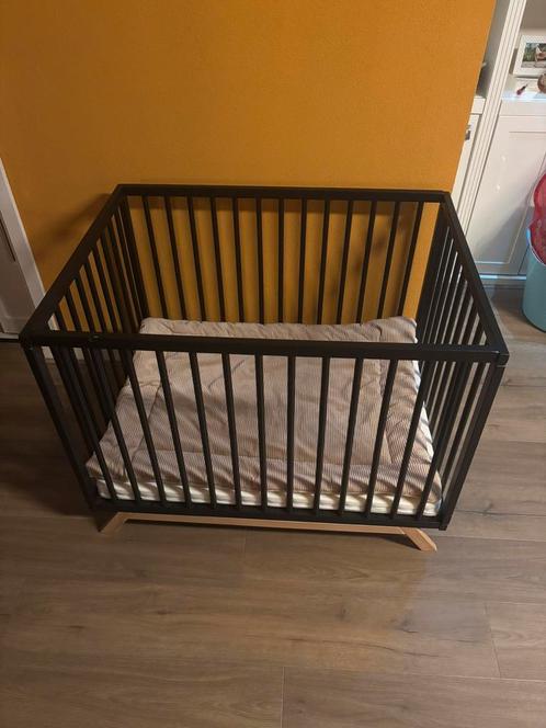 Babybox + boxmatras, Kinderen en Baby's, Boxen, Zo goed als nieuw, Ophalen