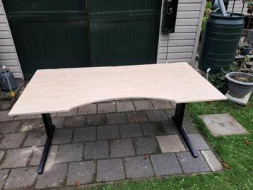 Bureau (190x95) hoogte verstelbaar beschikbaar voor biedingen