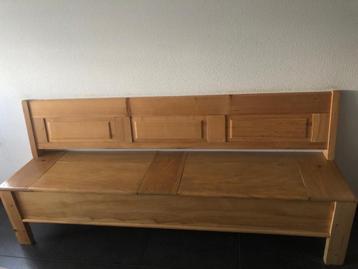 Klepbank hout beschikbaar voor biedingen