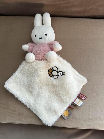 Nijntje knuffel doekje fluffy roze  beschikbaar voor biedingen