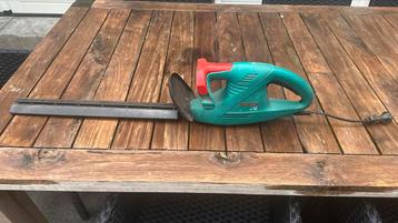 Te koop aangeboden Bosch elektrische heggenschaar beschikbaar voor biedingen