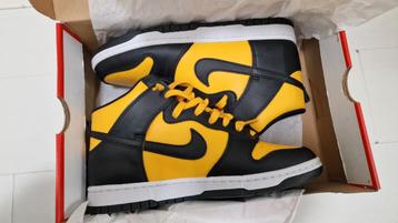 ORIGINELE NIEUWE NIKE DUNK HIGH BRUCE LEE, MAAT 42.5 beschikbaar voor biedingen