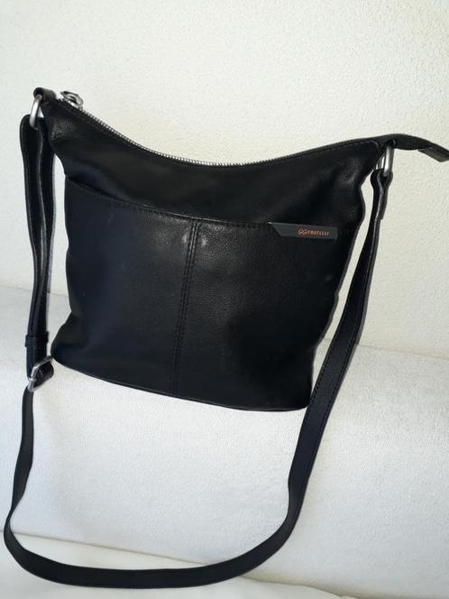 GiGi Fratelli, zwart leren schoudertasje, Sieraden, Tassen en Uiterlijk, Tassen | Damestassen, Gebruikt, Schoudertasje, Zwart