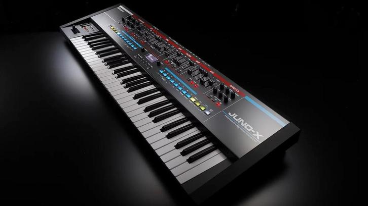Roland Juno-106 Synthesizer - Origineel, Muziek en Instrumenten, Synthesizers, Gebruikt, 61 toetsen, Roland, Met midi-aansluiting