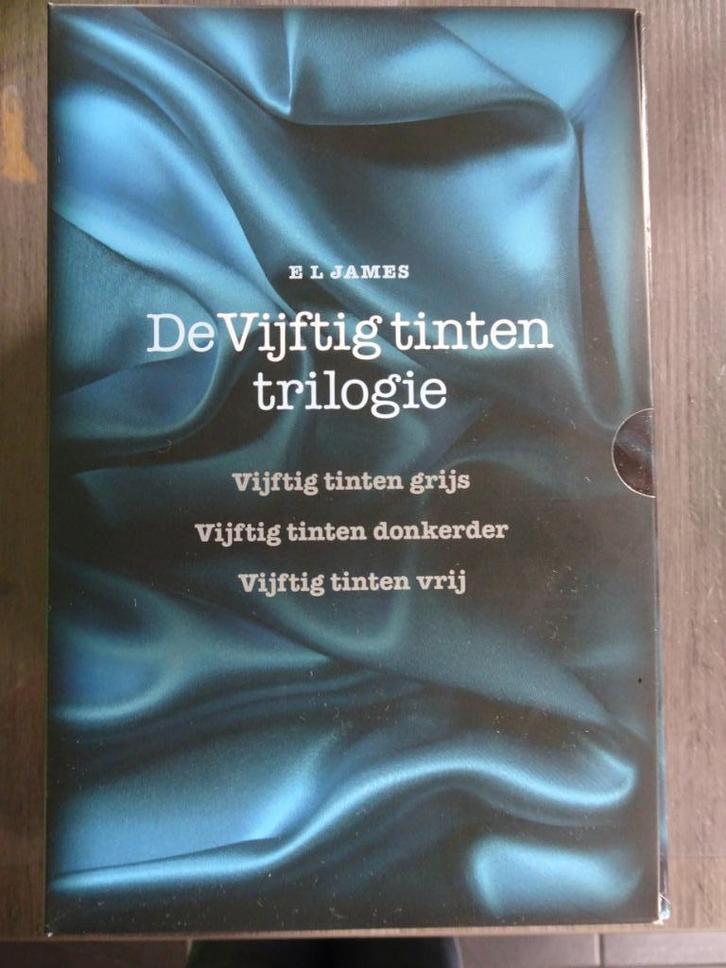 50 tinten grijs, donkerder en vrij, Boeken, Romans, Zo goed als nieuw, Ophalen