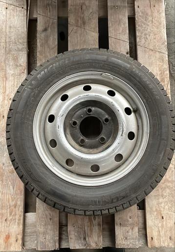 autobanden beschikbaar voor biedingen