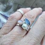 Mooie nieuwe zilveren ring, 2x Maansteen, witte Parel mt 17, Wit, Nieuw, Ophalen of Verzenden, 17 tot 18