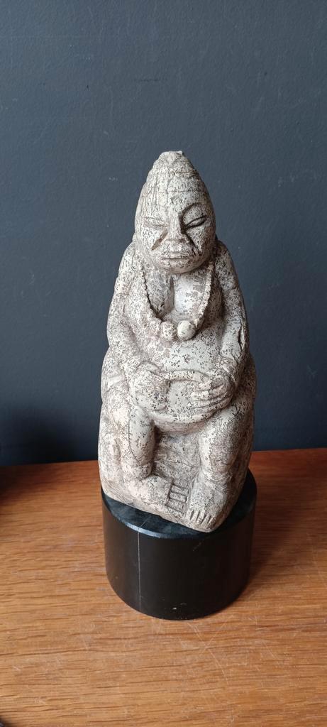 Sculptuuruit steen Jutai Tonoo? bizarre vorm. 18 cm hoogte, Antiek en Kunst, Kunst | Niet-Westerse kunst, Ophalen of Verzenden