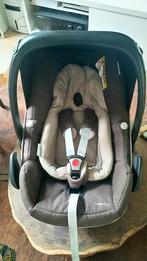 Maxi cosi pebble plus met verkleiner + spiegel voor in auto, Kinderen en Baby's, Autostoeltjes, 0 t/m 13 kg, Maxi-Cosi, Gebruikt