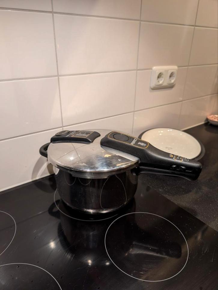 WMF Snelkookpan 22 cm, Huis en Inrichting, Keuken | Keukenbenodigdheden, Gebruikt, Ophalen of Verzenden