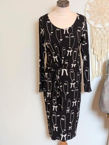 Zwarte jurk met print - Maat M, Juffrouw Jansen  beschikbaar voor biedingen