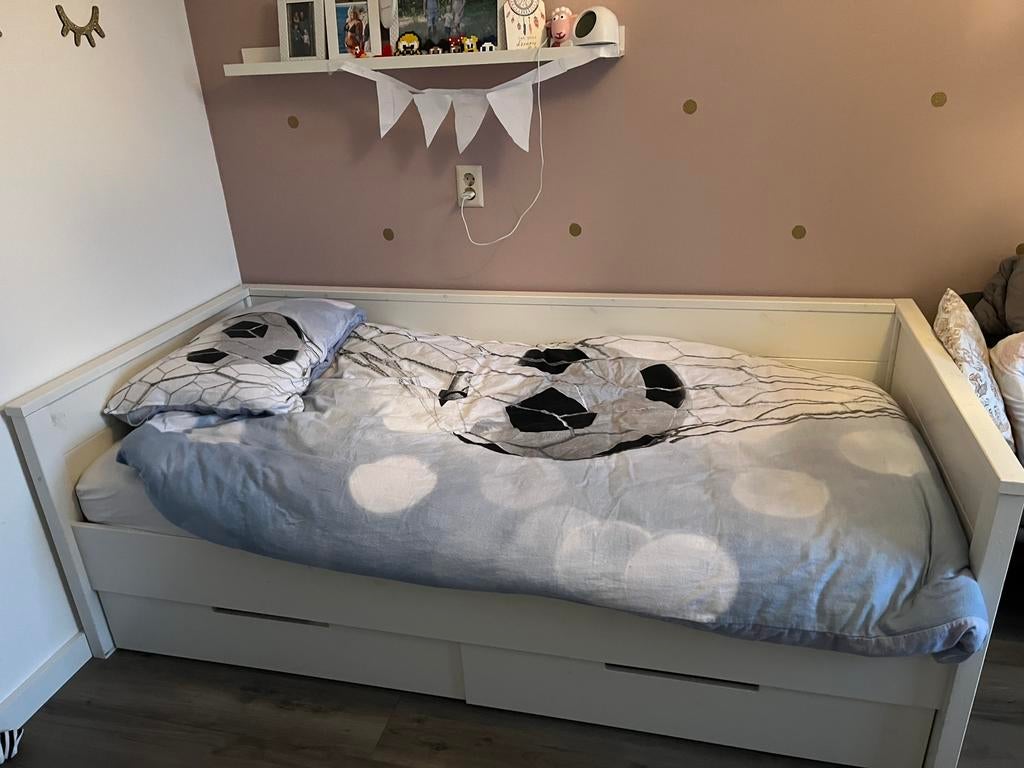 Kinderbed 100 bij 210, Kinderen en Baby's, Kinderkamer | Bedden, Ophalen, 85 tot 100 cm, Zo goed als nieuw, Lattenbodem