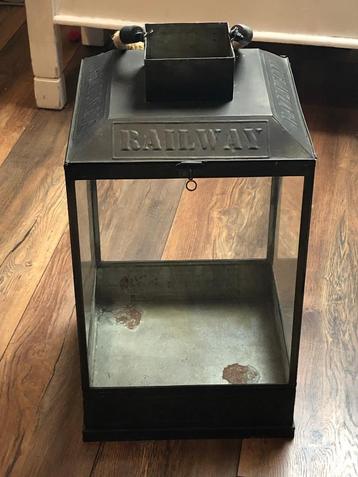 Grote lantaarn vintage look beschikbaar voor biedingen