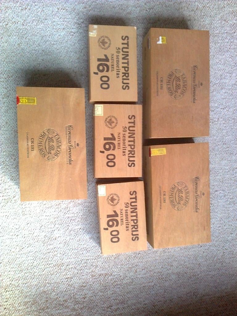 houten sigaren kistjes leeg_ d, Verzamelen, Rookartikelen, Aanstekers en Luciferdoosjes, Ophalen of Verzenden, Sigarenbandjes