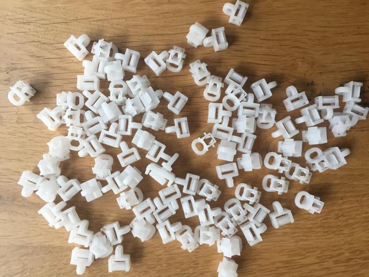 Onderdelen voor gordijnrail rail - glijders - runners, Huis en Inrichting, Stoffering | Gordijnen en Lamellen, Zo goed als nieuw