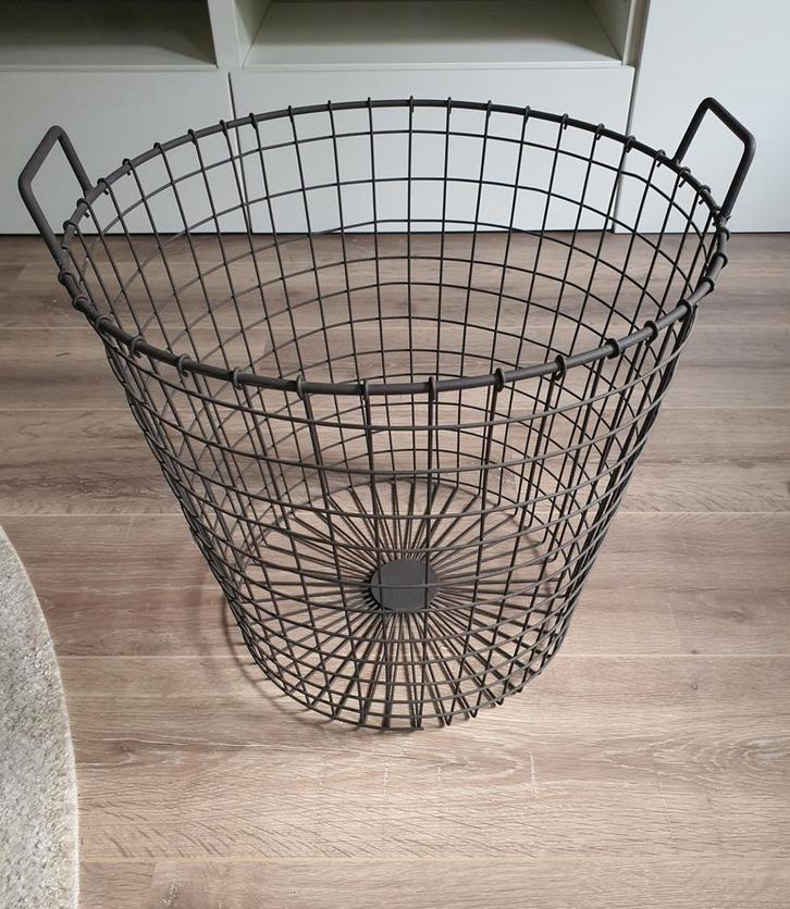 Stalen Mand - 41 cm hoog, Huis en Inrichting, Woonaccessoires | Schalen en Manden, Zo goed als nieuw, Mand, Rond, Overige materialen