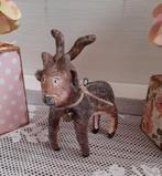 Schattige brocante wattenpop Hertje met belletje Kerst, Diversen, Kerst, Ophalen of Verzenden