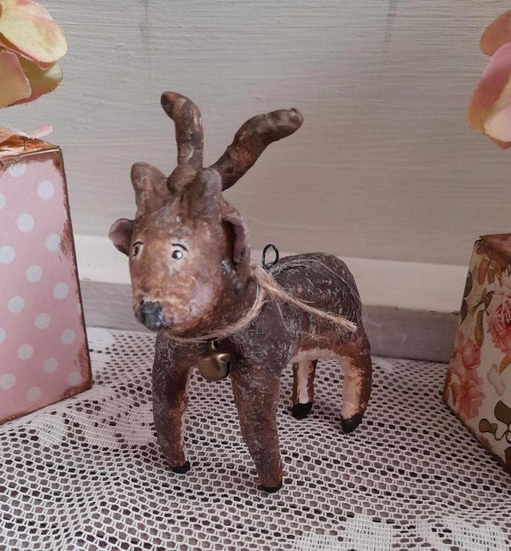 Schattige brocante wattenpop Hertje met belletje Kerst, Diversen, Kerst, Ophalen of Verzenden