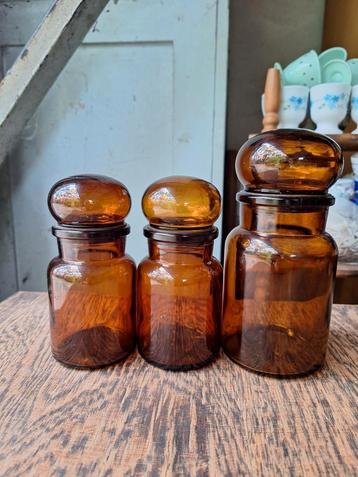 Set van 3 vintage bruine apothekerspotten stopflessen, 70's  beschikbaar voor biedingen