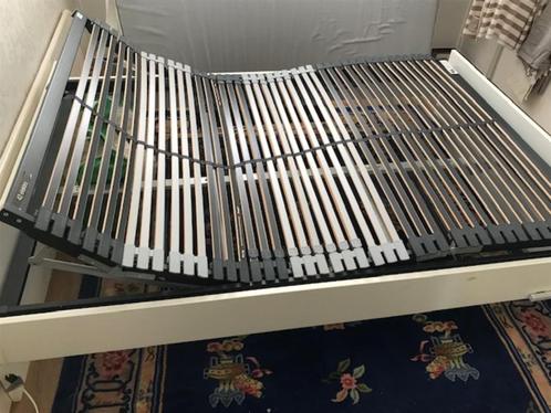 bed 140x200 ombouw + electrische lattenbodem hoofd en voeten, Huis en Inrichting, Slaapkamer | Bedden, Zo goed als nieuw, Tweepersoons