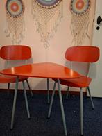 Vintage/reteo tafeltje met 2 stoelen, Huis en Inrichting, Stoelen, Ophalen, Gebruikt, Twee