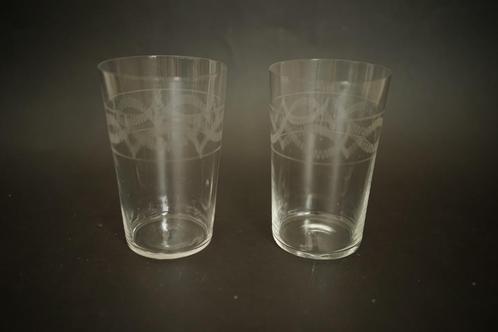 antiek waterglas 2 groot helder glas geëtst guirlande, Antiek en Kunst, Antiek | Glas en Kristal, Ophalen of Verzenden