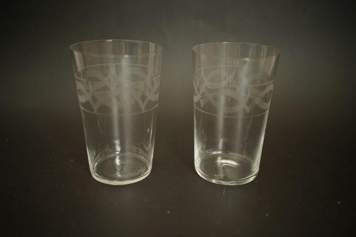 antiek waterglas 2 groot helder glas geëtst guirlande, Antiek en Kunst, Antiek | Glas en Kristal, Ophalen of Verzenden