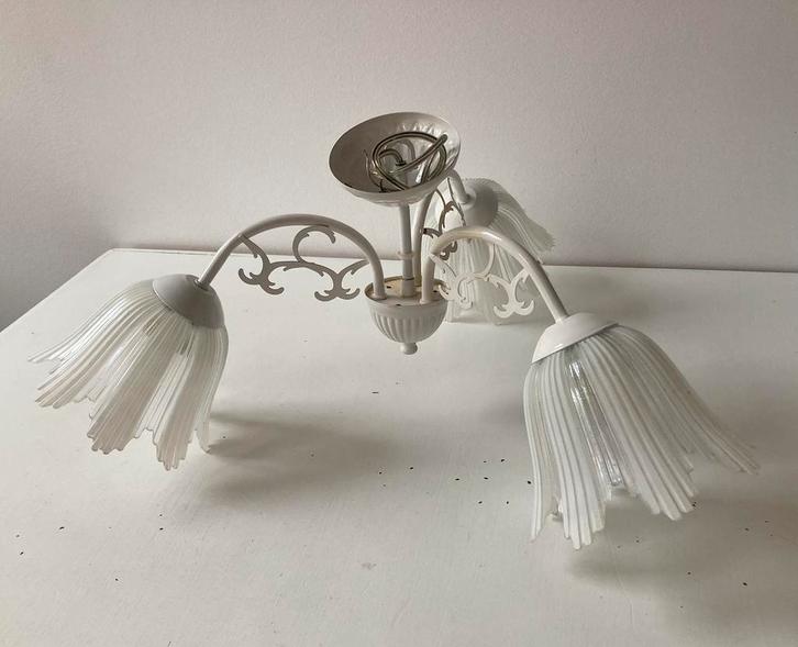 Kroonluchter met brocante uitstraling, Huis en Inrichting, Lampen | Kroonluchters, Gebruikt, Glas, Metaal, Ophalen of Verzenden