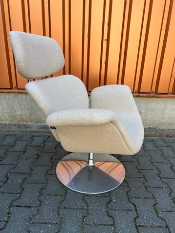 Artifort Big Tulip F545 Lounge van Pierre Paulin beschikbaar voor biedingen