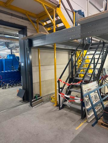 Entresolvloer te koop 125m2 46 euro p/m2 beschikbaar voor biedingen