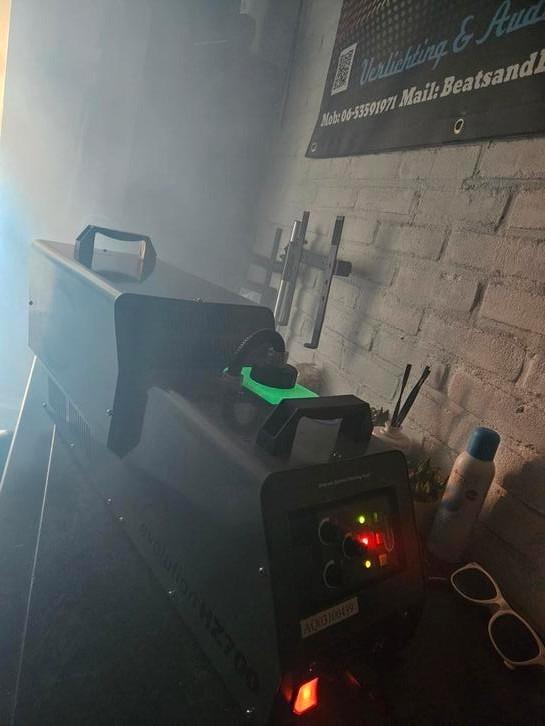 SMI Evolution HZ 700 hazer, Muziek en Instrumenten, Licht en Laser, Zo goed als nieuw, Rookmachine, Ophalen of Verzenden