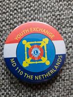 Lions Club Youth Exchange button, Ophalen of Verzenden, Gebruikt, Overige onderwerpen, Speldje of Pin