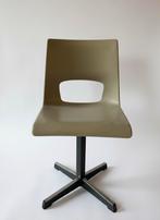 Vintage Eyecatcher: Stoer Schoolstoeltje nr. 4, Ophalen of Verzenden, Zo goed als nieuw, Stoel(en)
