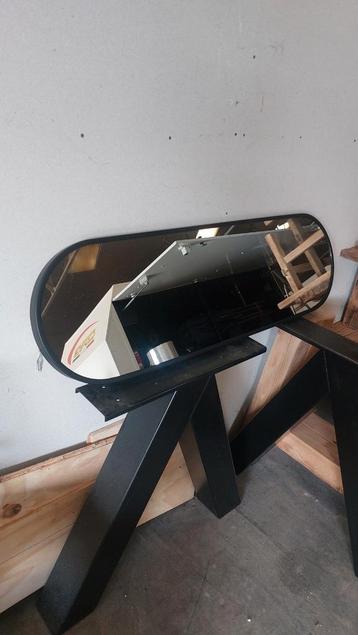 Prachtige grote spiegel 150 x 40 cm met zwarte rand. beschikbaar voor biedingen