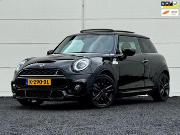 Mini Mini 2.0 Cooper S Orig NL JWC Pano Harman Kardon Leer S beschikbaar voor biedingen