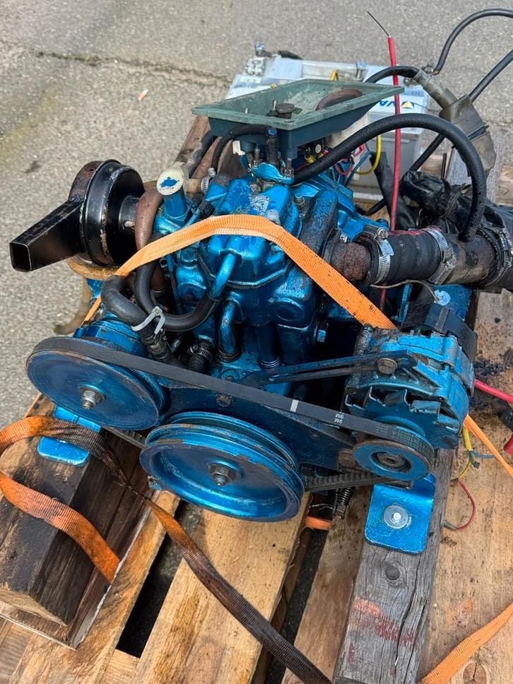 2 stuks 1 cilinder scheepsmotor diesel Renault en Farymann, Watersport en Boten, Buiten- en Binnenboordmotoren, Diesel, 10 tot 30 pk