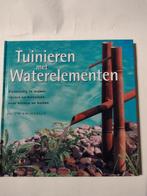 tuinieren met waterelementen / Swindells ISBN 9058410234, Ophalen, Zo goed als nieuw, Swindells, Tuinontwerpen
