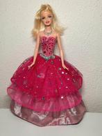 Barbie a Fashion Fairytale 2 in 1, Ophalen of Verzenden, Zo goed als nieuw, Pop