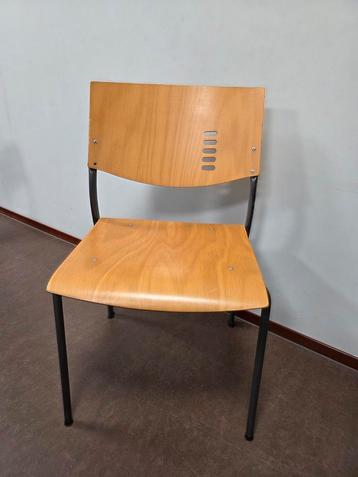 Stoel beschikbaar voor biedingen