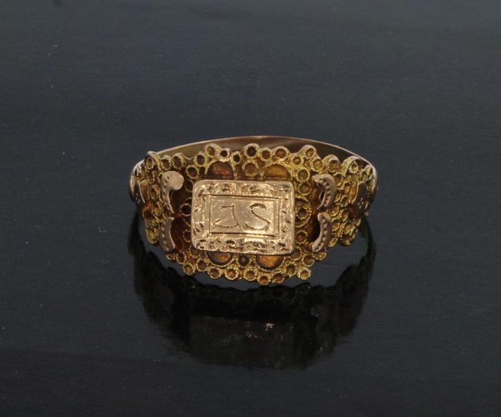 Antieke 14k gouden monogram zegel ring filigrain ca. 1880, Sieraden, Tassen en Uiterlijk, Antieke sieraden, Ring, Goud, Met edelsteen