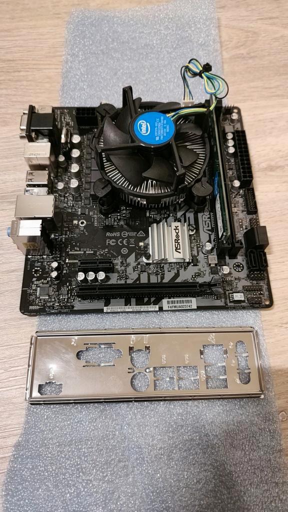 AsRock H510M-HV5, Intel Celeron G5905, 8GB DDR4, Computers en Software, Moederborden, Zo goed als nieuw, Intel, DDR4, Ophalen of Verzenden