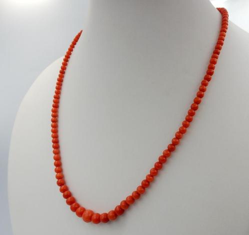 Collier van bloedkoralen met 14 krt. gouden slot, Sieraden, Tassen en Uiterlijk, Antieke sieraden, Ketting, Goud, Met edelsteen