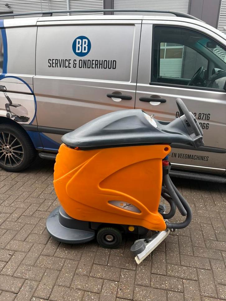 Schrobmachine Taski Swingo 855, Doe-het-zelf en Verbouw, Reinigingsmachines, Zo goed als nieuw, Ophalen of Verzenden