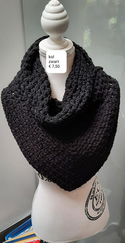 Leuke kol of kolponcho of sjaal p stuk € 7,50, Hobby en Vrije tijd, Breien en Haken, Nieuw, Haken, Ophalen of Verzenden