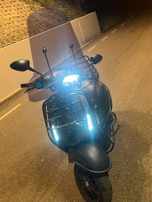 Vespa sprint full option, Fietsen en Brommers, Scooters | Vespa, Zo goed als nieuw, Ophalen of Verzenden