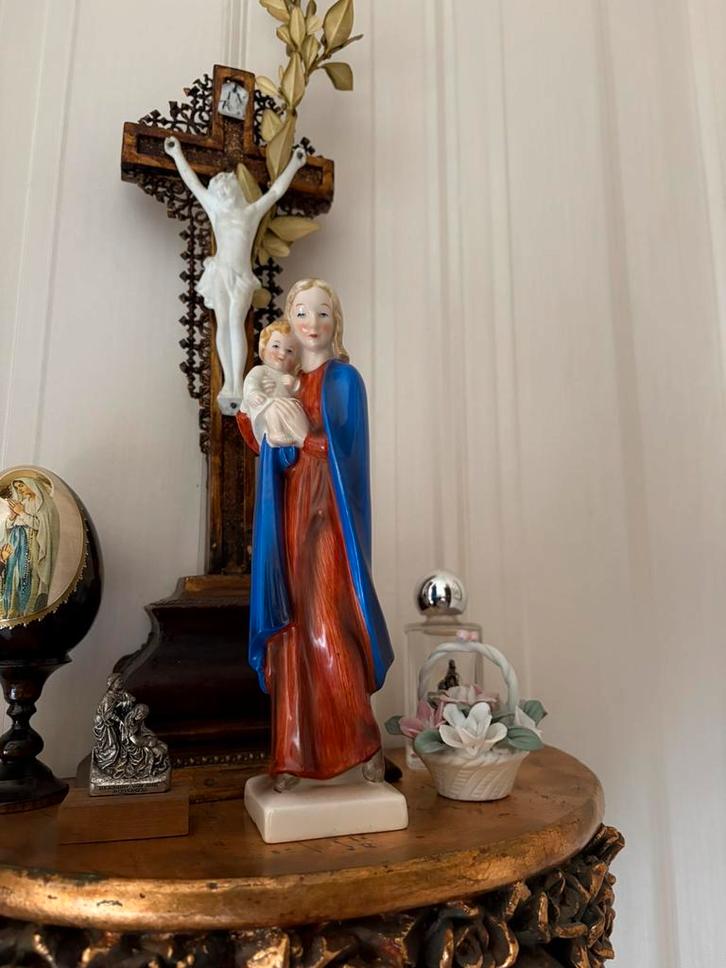 Superbe statue Hummel Goebel modèle HM 124, Antiek en Kunst, Antiek | Religie, Ophalen of Verzenden