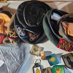 Verzameling baretten en emblemen, Verzamelen, Ophalen of Verzenden, Landmacht, Nederland, Embleem of Badge