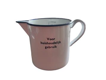 Vintage emaille maatbeker met blauwe bies beschikbaar voor biedingen