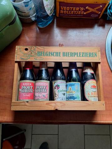 Belgische Bierplezieren in verzamel houten bakje beschikbaar voor biedingen