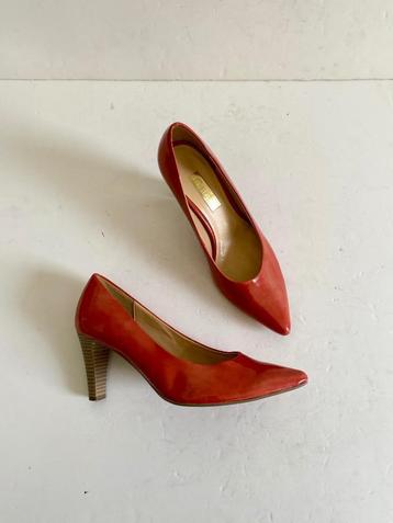J471 Gabor maat 39 lak-pumps schoenen hak koraal-rood beschikbaar voor biedingen